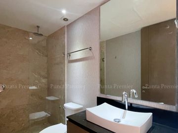 Departamento en Venta Torre Central Park Semi Amueblado de Lujo, Av. México