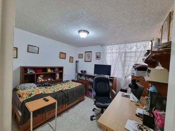 Casa en venta en arboledas una planta con departamento en planta alta.