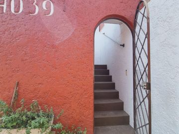 Casa en venta en arboledas una planta con departamento en planta alta.