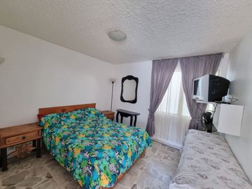 Casa en venta en arboledas una planta con departamento en planta alta.