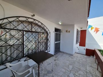 Casa en venta en arboledas una planta con departamento en planta alta.