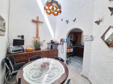 Casa en venta en arboledas una planta con departamento en planta alta.