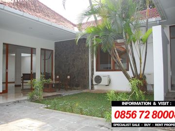 RUMAH at Jl KI MANGUNSARKORO, MENTENG