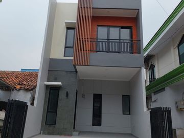 Dijual Rumah 2 Lantai Murah Pondok Kelapa Duren Sawit Akses 2 Mobil Nego