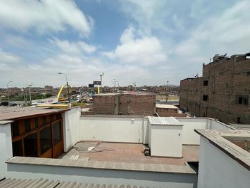 SE VENDE Casa Comercial Cerca A Morales Duarez Con Av. Universitaria