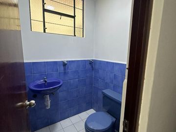 SE VENDE Casa Comercial Cerca A Morales Duarez Con Av. Universitaria