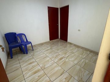 SE VENDE Casa Comercial Cerca A Morales Duarez Con Av. Universitaria