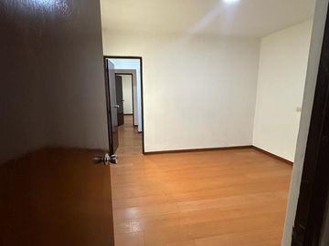 SE VENDE Casa Comercial Cerca A Morales Duarez Con Av. Universitaria