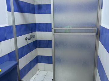 SE VENDE Casa Comercial Cerca A Morales Duarez Con Av. Universitaria