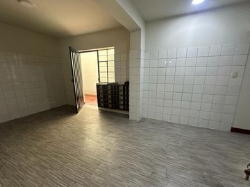 SE VENDE Casa Comercial Cerca A Morales Duarez Con Av. Universitaria