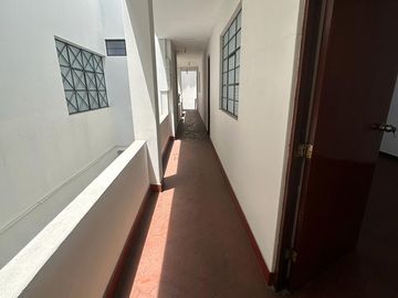 SE VENDE Casa Comercial Cerca A Morales Duarez Con Av. Universitaria