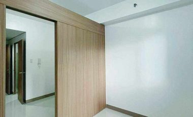 Studio RFO off Ayala Ave Makati City Metro Manila 280k DP to move-in