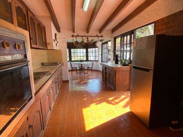 EN VENTA AMPLIA CASA EN LA ENCANTADA DE VILLA PARA REMODELAR O COMO TERRENO