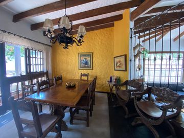EN VENTA AMPLIA CASA EN LA ENCANTADA DE VILLA PARA REMODELAR O COMO TERRENO