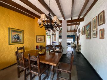 EN VENTA AMPLIA CASA EN LA ENCANTADA DE VILLA PARA REMODELAR O COMO TERRENO