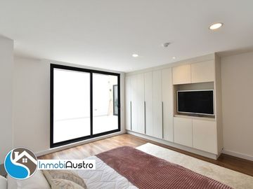 Paseo Tres de Noviembre, Venta de Hermoso Apartamento