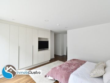 Paseo Tres de Noviembre, Venta de Hermoso Apartamento