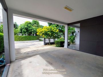 For Sale 2-storey detached house in the Prueklada Suvarnabhumi , corner house near the garden,land area of 66.10 square wa, with a spacious area aroun