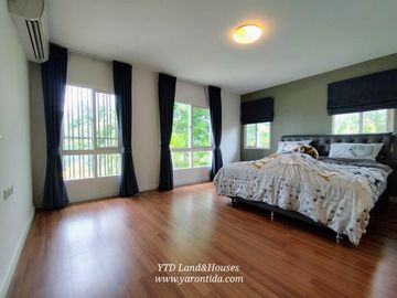 For Sale 2-storey detached house in the Prueklada Suvarnabhumi , corner house near the garden,land area of 66.10 square wa, with a spacious area aroun