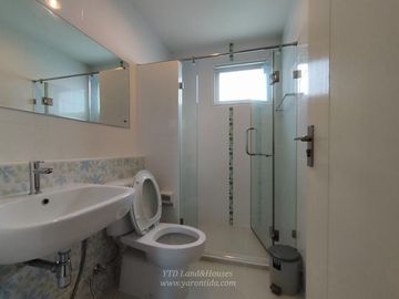 For Sale 2-storey detached house in the Prueklada Suvarnabhumi , corner house near the garden,land area of 66.10 square wa, with a spacious area aroun