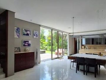 DIJUAL RUMAH Graha Family, Boulevard, Glass House. Murah SBY