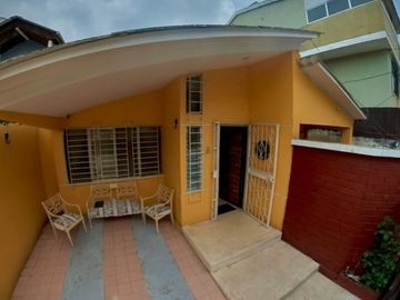 EN VENTA CASA EN LA ALBORADA