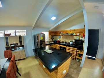 EN VENTA CASA EN LA ALBORADA