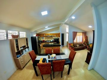 EN VENTA CASA EN LA ALBORADA