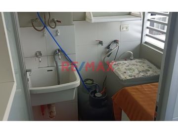 Oportunidad De Alquiler: Encantador Departamento Amoblado De 3 Habitaciones