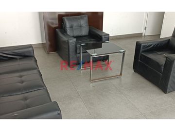 Oportunidad De Alquiler: Encantador Departamento Amoblado De 3 Habitaciones