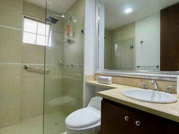 Extraordinario apartamento en Pinares con 100 m2 2 parqueaderos y cuarto útil. Pereira - Colombia