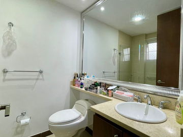 Extraordinario apartamento en Pinares con 100 m2 2 parqueaderos y cuarto útil. Pereira - Colombia