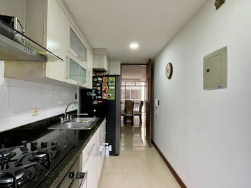 Extraordinario apartamento en Pinares con 100 m2 2 parqueaderos y cuarto útil. Pereira - Colombia