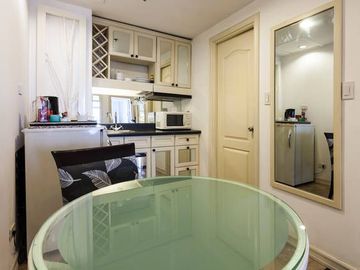 Vivere Hotel 1-BR for Sale Alabang Muntinlupa