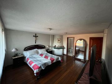 VENDO HERMOSA CASA EN SOLCA  REMODELADA