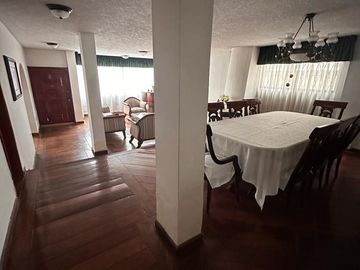 VENDO HERMOSA CASA EN SOLCA  REMODELADA