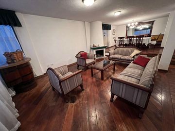 VENDO HERMOSA CASA EN SOLCA  REMODELADA