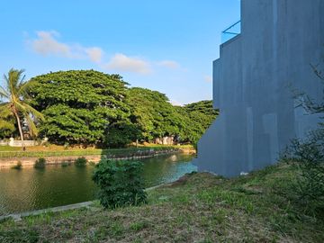 Dijual Kavling Ebony Pik Luas 792m2, View Danau.