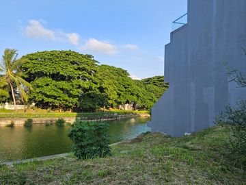 Dijual Kavling Ebony Pik Luas 792m2, View Danau.