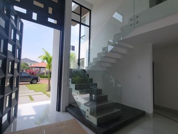 En venta lujosa y moderna casa en Proyecto, Isla Mocolí, Samborondón