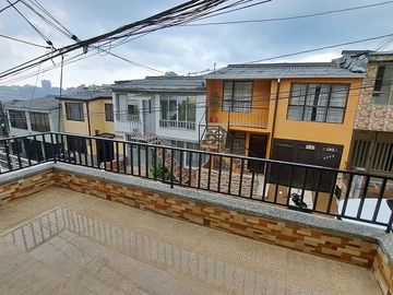VENTA DE CASA EN SECTOR LA SULTANA 164 M2, MANIZALES CALDAS