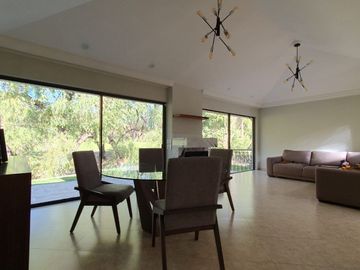 Las Cañadas Hermosa Casa en Venta a Campo de Golf en Coto Privado