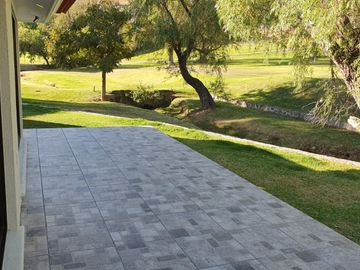 Las Cañadas Hermosa Casa en Venta a Campo de Golf en Coto Privado