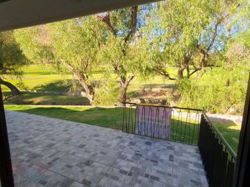 Las Cañadas Hermosa Casa en Venta a Campo de Golf en Coto Privado