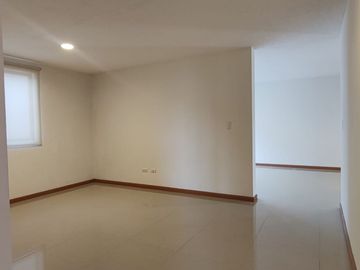 DEPARTAMENTO EN VENTA UBICADO A UNA CALLE DE CALZADA ZAVALETA