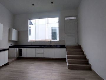 Exclusiva Residencia de Estreno con Diseño Excepcional estilo Mirador.