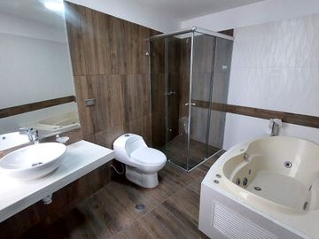 Exclusiva Residencia de Estreno con Diseño Excepcional estilo Mirador.
