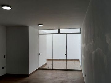 Exclusiva Residencia de Estreno con Diseño Excepcional estilo Mirador.
