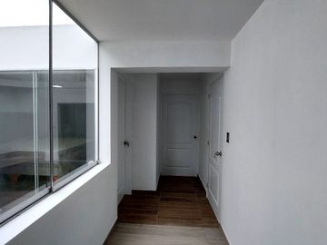 Exclusiva Residencia de Estreno con Diseño Excepcional estilo Mirador.