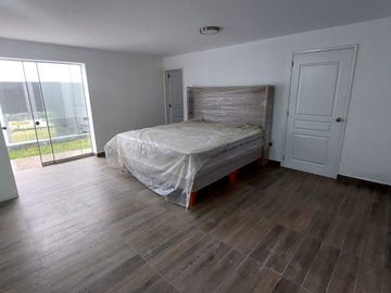 Exclusiva Residencia de Estreno con Diseño Excepcional estilo Mirador.